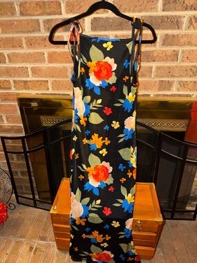 LADIES SZ SMALL DANIELLE BERNSTEIN SPAGHETTI STRAP FUN FLORAL MAXI DRESS